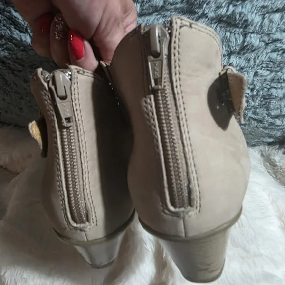 Earth shoes Virgo laser cut leather heels sandals Beige Size 8 - Picture 3 of 5